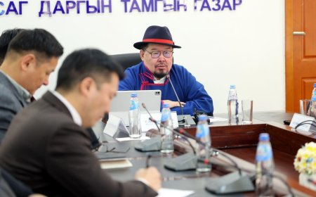 “Эдийн засгийн сэргэлтийг эрчимжүүлж, үр өгөөжийг бодитоор хүргэх 300 хоногийн ажлын төлөвлөгөө”-г хэрэгжүүлэхэд орон нутгийн удирдлагууд санаачилгатай ажиллахыг даалгав.