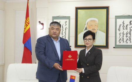 ДАРХАН-УУЛ АЙМГИЙН ИТХ-ЫН ЭЭЛЖИТ ХУРАЛДААНААР ХЭЛЭЛЦЭХ АСУУДЛЫГ ӨРГӨН БАРИЛАА