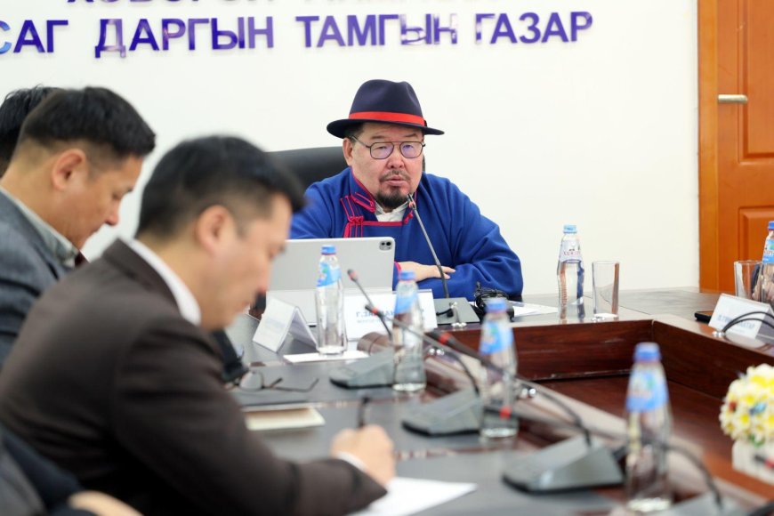 “Эдийн засгийн сэргэлтийг эрчимжүүлж, үр өгөөжийг бодитоор хүргэх 300 хоногийн ажлын төлөвлөгөө”-г хэрэгжүүлэхэд орон нутгийн удирдлагууд санаачилгатай ажиллахыг даалгав.